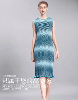 

FREE SHIPPING Fashion show thin fold striped easy large yards sleeveless dress IN STOCK