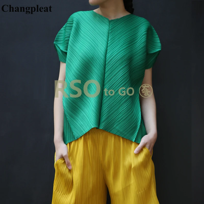 

Changpleat 2019 summer New Women Loose T-shirt Tops Miyak Pleated Fashion Design Solid V-neck Large Size Female T-shirts Tide T0