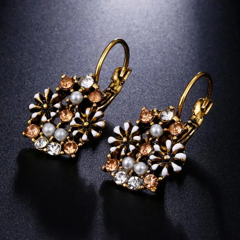 

Vintage 3D Flower Pattern Colorful Earrings Fashion Geometry Elegant Earrings Women's Jewelry Modern Jewelry Ear Girl Gift