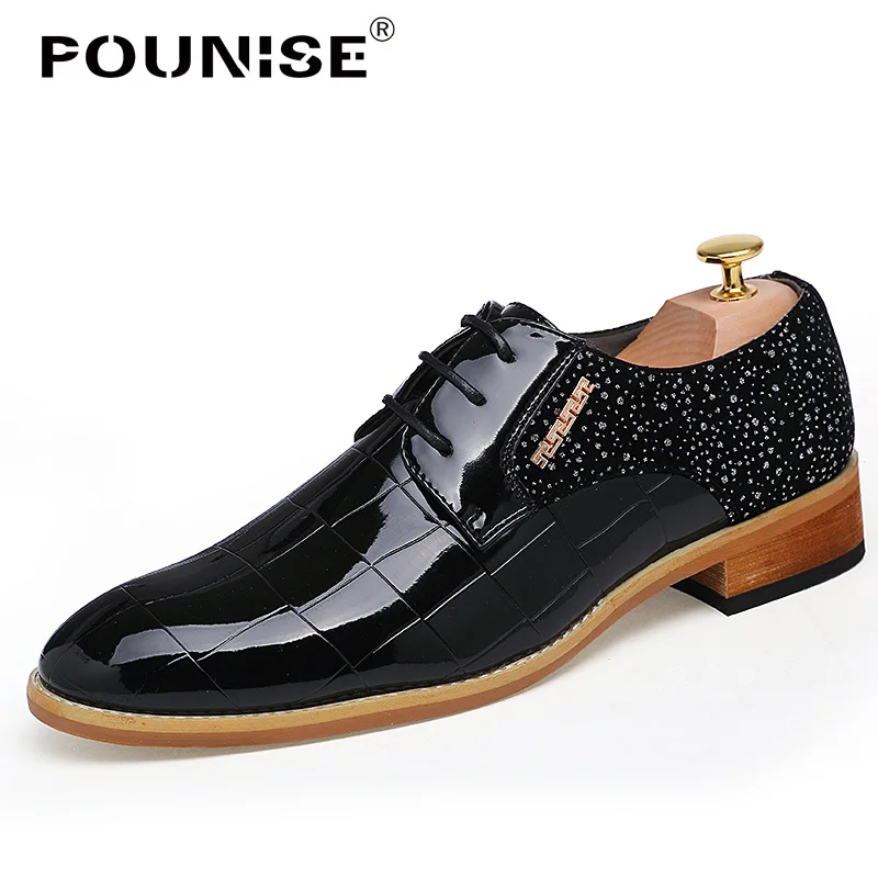 

Brand Men's shoes Luxury Hign Quality Leather shoes Men Flats dress Shoes Brogue Pointed Oxford Flat Male Casual Shoes