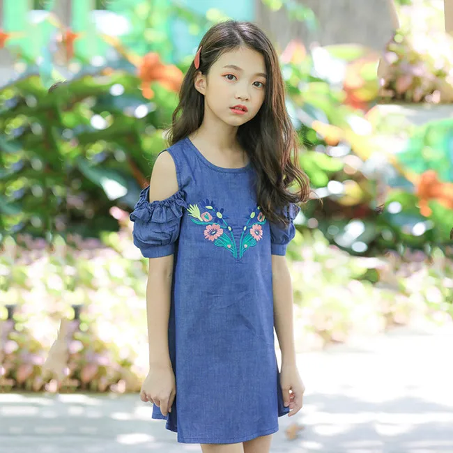 Летняя Джинсовая блузка для девочек-подростков с вышивкой и цветочным принтом, с вырезами на плечах, синяя Длинная блузка, Детские Модные хлопковые повседневные топы