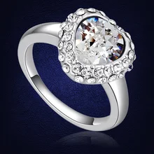 Elegante Del Corazón de la Moda Femenina Anillo de Cristales De Swarovski Blanco Gold Filled Joyería del Partido de Compromiso Anillos de Boda Para Las Mujeres