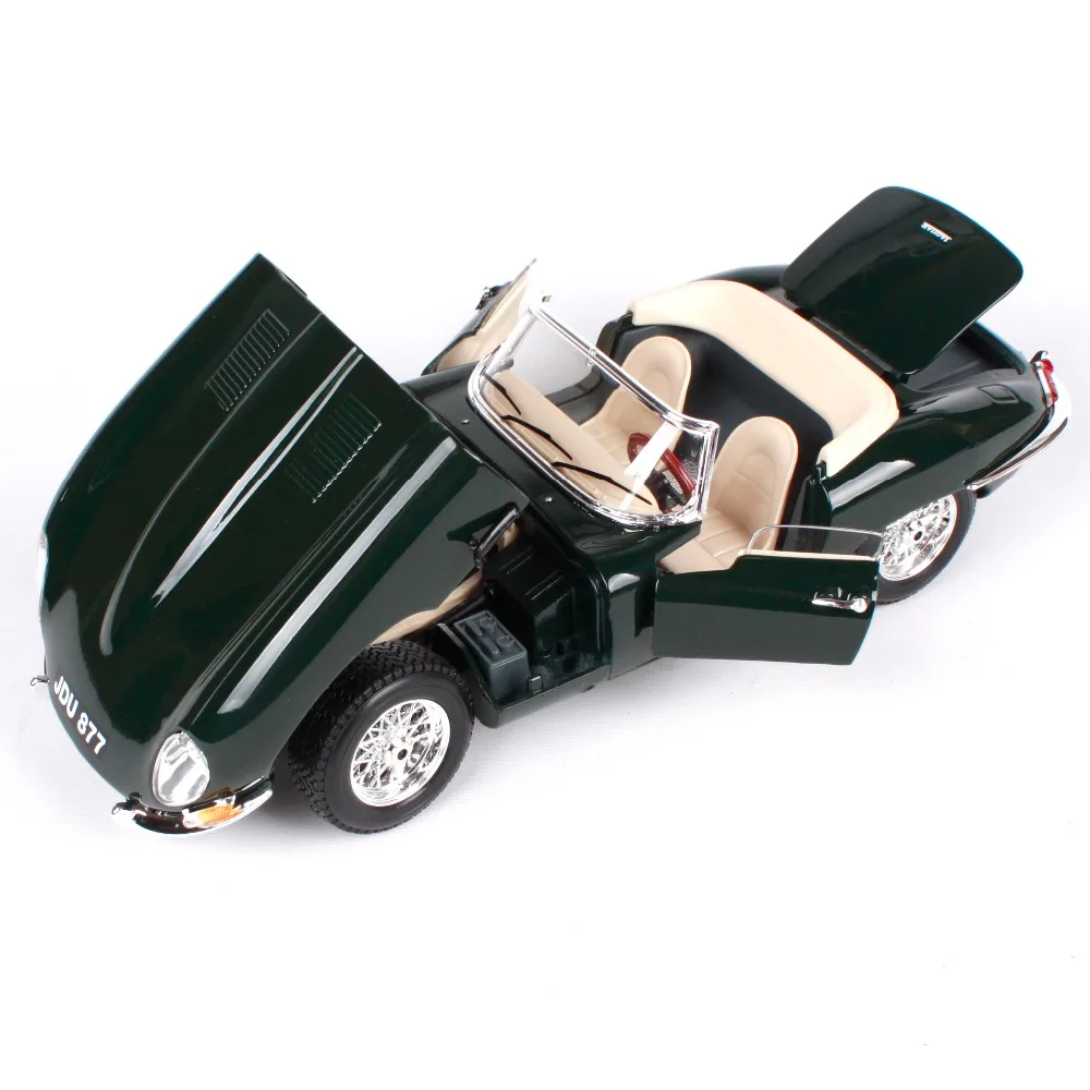 Jaguar E Type Cabriolet 1:18 Scale Detailed Die-cast Metal Model Toy Car Bburago