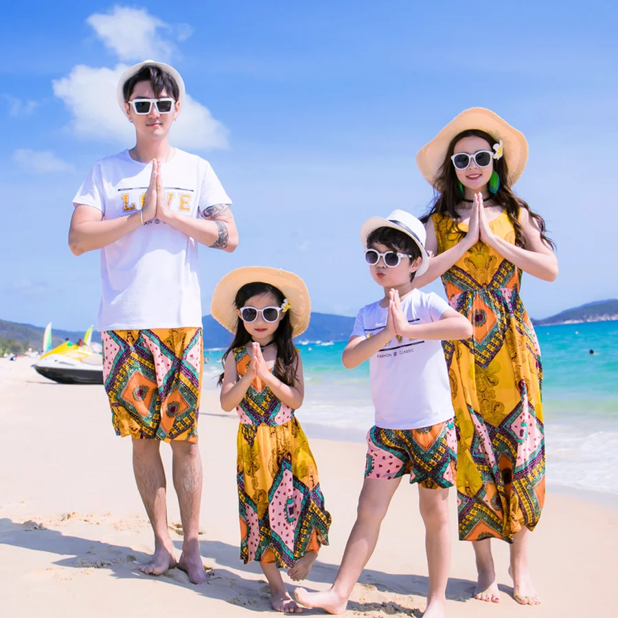

Famli Summer Beach Matching Dress Outfits for Father Son Mother Daughter Family Bohemian Short Sleeve T-shirt+Short Clothes Set
