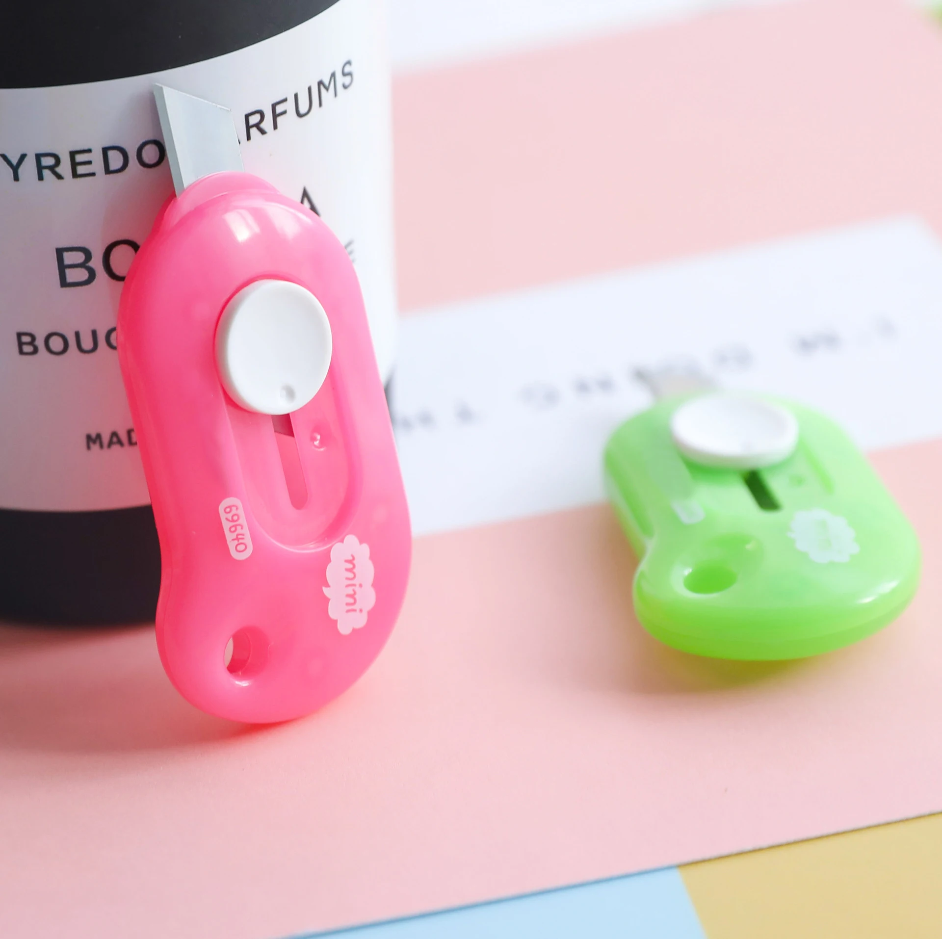 

Mini Utility Knife Pocket Retractable Paper Box Art Cutter Circle Letter Opener School Stationery Office Chancery Supplies