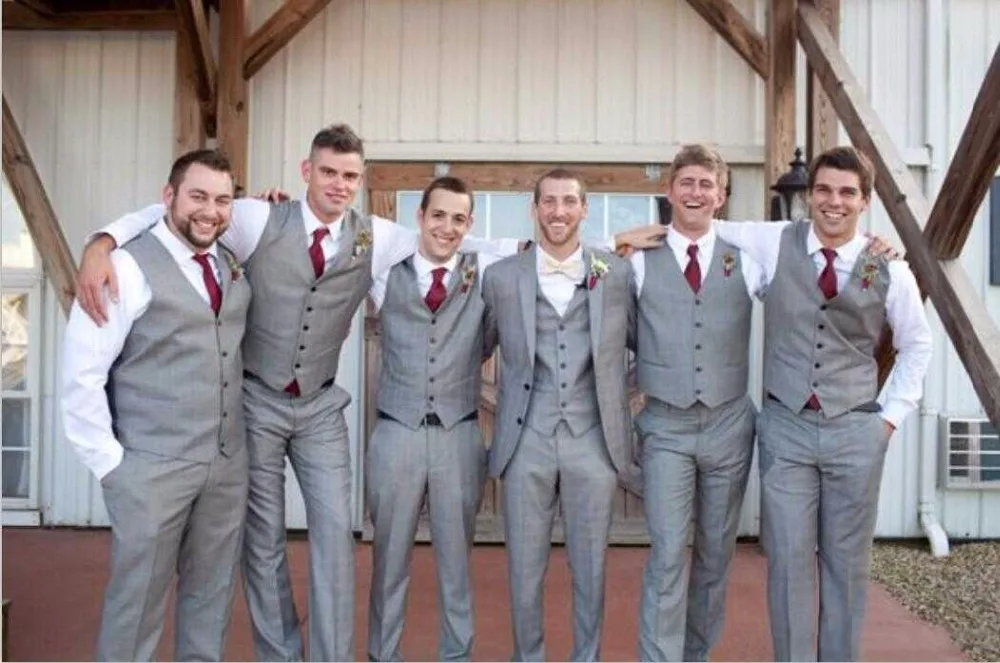 High Quality Two Buttons Light Grey Groom Tuxedos Groomsmen Mens