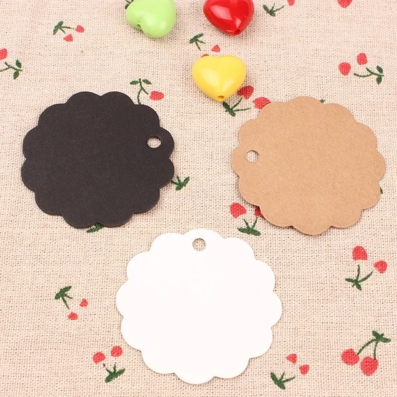 

50pcs Vintage Flower Tag Cards Christmas Tags Sign Kraft Paper Tags with Flower Edges Wedding Party Gift Package Decorating Tags