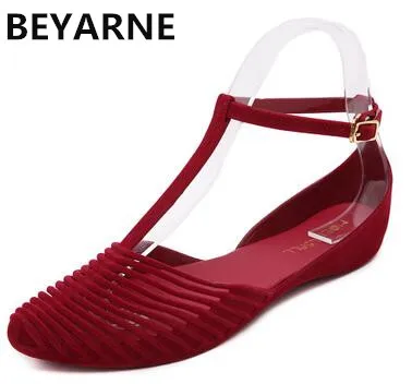 

BEYARNE roman style woman flats shoes pointed toe T-strap cut-outs flock women summer beach sandals girl student shoes 34-40 39