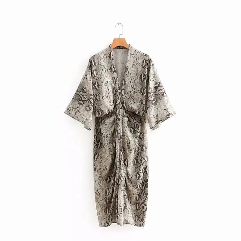 

2019 Vintage V-neck snake print kimono wrinkled draped loose bat sleeve bohemian beach kimono medium long Vestido kimono