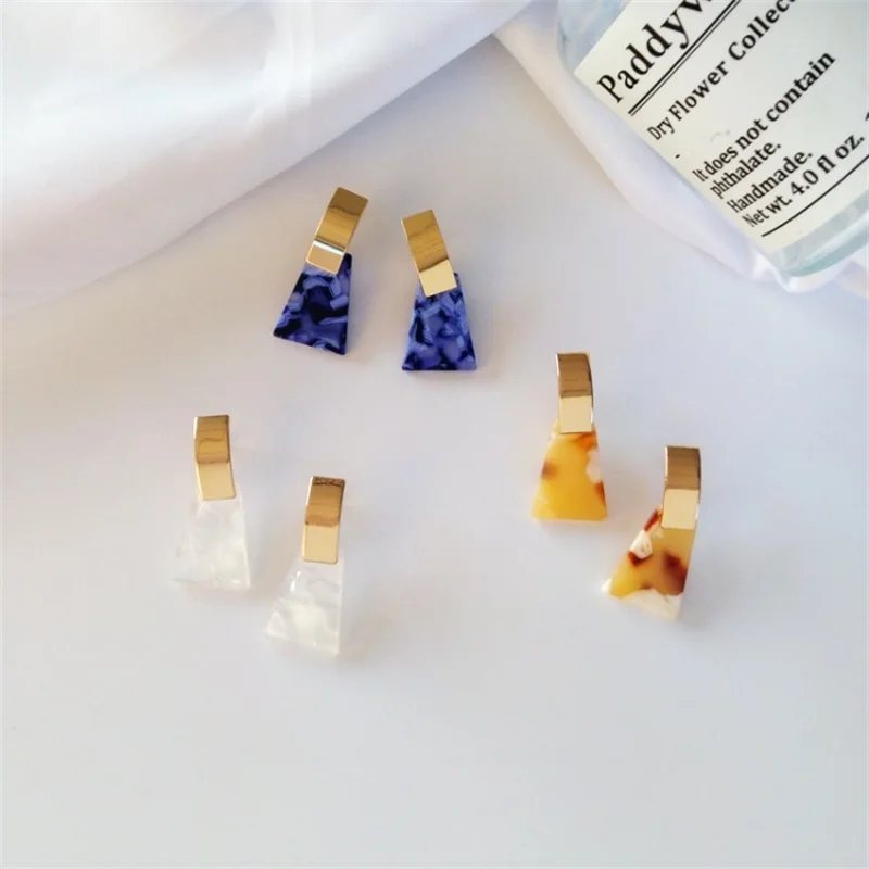 

2019 Korean fashion geometric irregular dangle resin earrings temperament white yellow blue acrylic earrings women jewelry gift