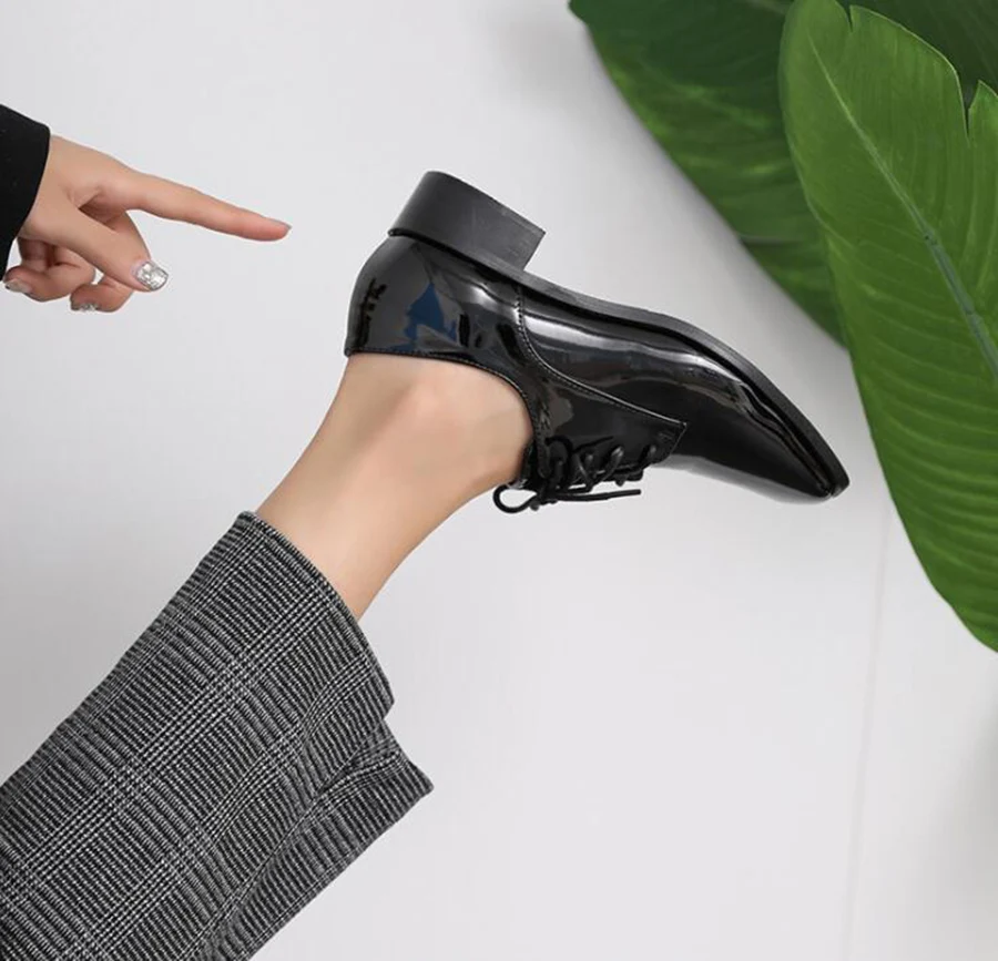 Fashion Brock Shoes Retro Square Head Paint Shoes Spring New Front Strap Low heeled Shoes Hard Fashion Brock Shoes Retro Square Head Paint Shoes Spring New Front Strap Low heeled Shoes Hard