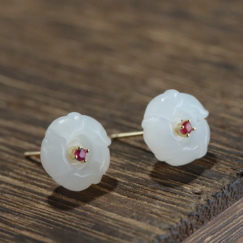 

2019 Alexandrite Moon Real Women The Golden Deer S925 Process Female Fashion Hetian Flower Stud Ears Beautiful Wholesale