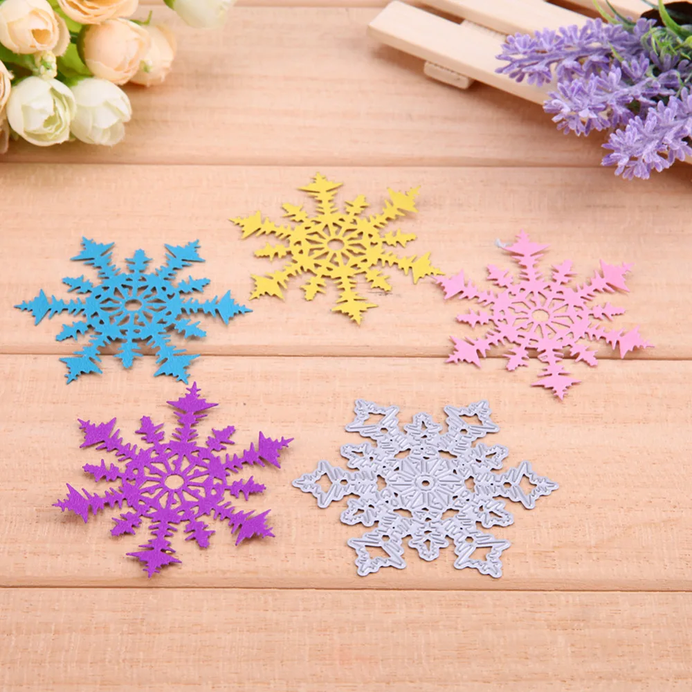 

New Christmas Snowflake Cutting Dies Scrapbooking Album Paper Xmas Cards Making Decoration Metal Die Cuts Embossing Template