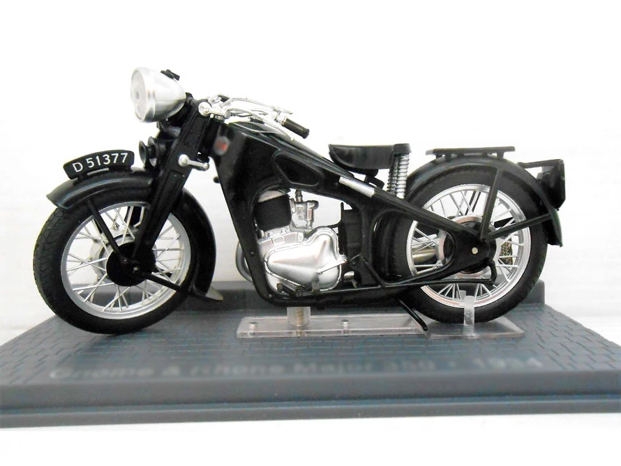 

Foreign trade 1/24 Collection Model of Alloy Motorcycle Model 125 TWIN Spanish Motorcycle 3501934 MV 500