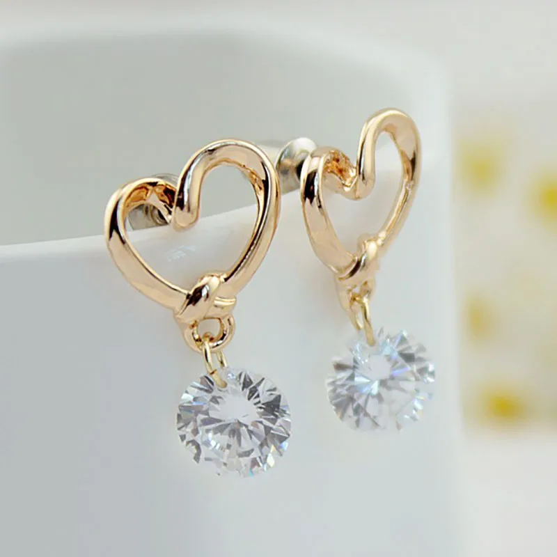 

2019 New Korean Style Fashion Luxury Charm Drop Pierced Stud Earrings Zircon Women Love Heart Shaped Jewelry Crystal Ladies Gift