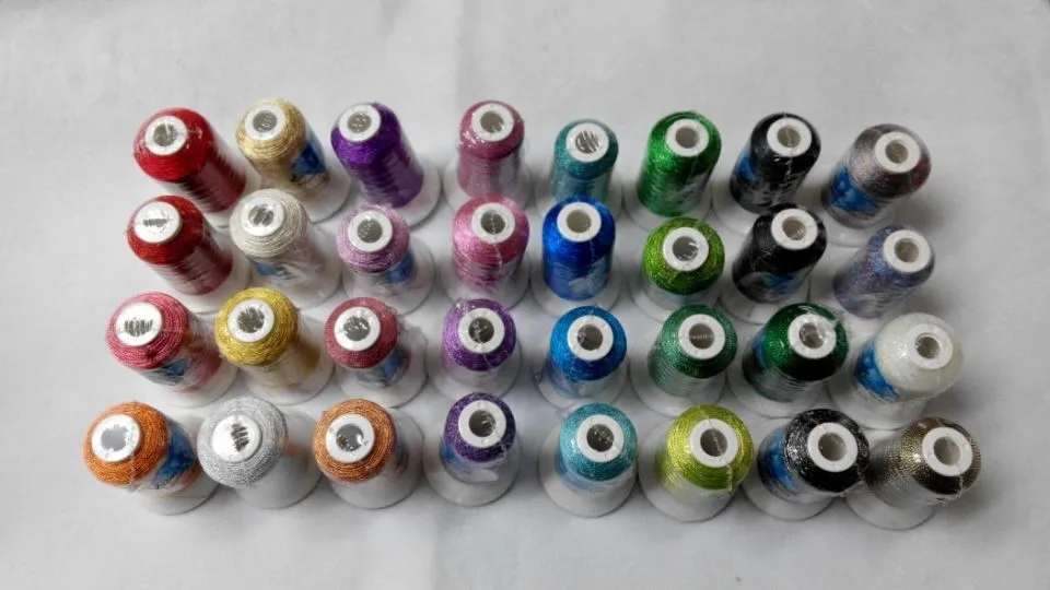 32 colors metallic