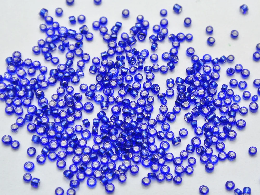 

10000 Glass Seed Beads 1.5mm (12/0) silver lined Royal Blue + Storage Box