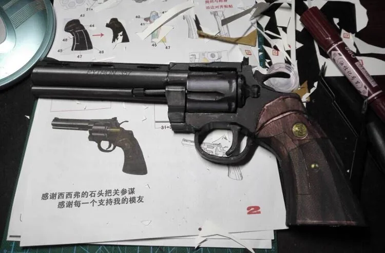 1:1 Револьвер пистолет питона 3D бумажная модель DIY бумажная игрушка