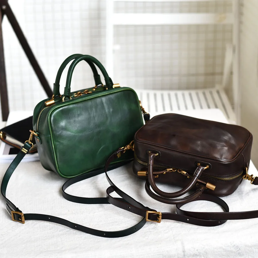 

New retro foreman layer tanning leather leather leather small square hand-held single shoulder across the tide bag