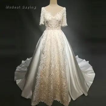 شراءلؤلؤ فاخر الكرة ثوب التطريز فساتين زفاف 2018 مع نصف الأكمام الملكي V الرقبة الحرير مطرز الرباط بثوب الزفاف مخصص جعلت