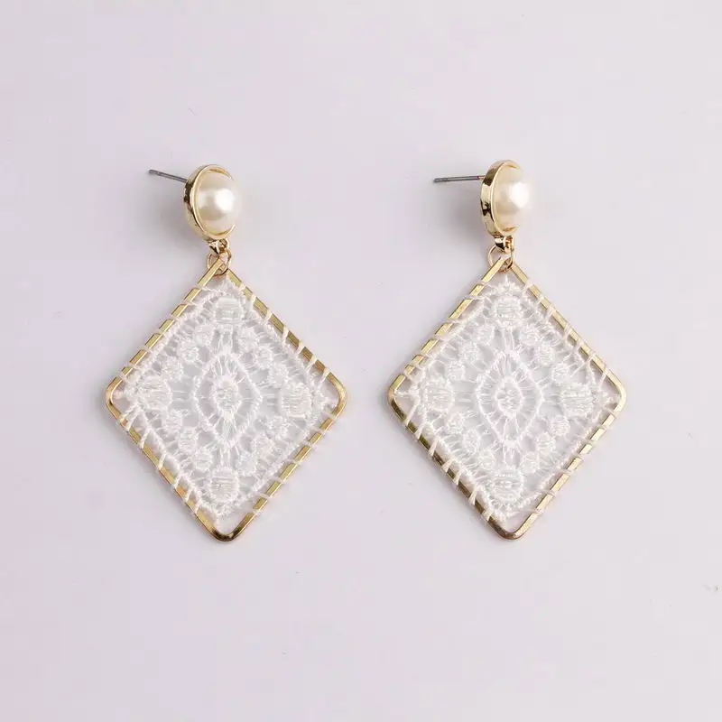 E5772 White3