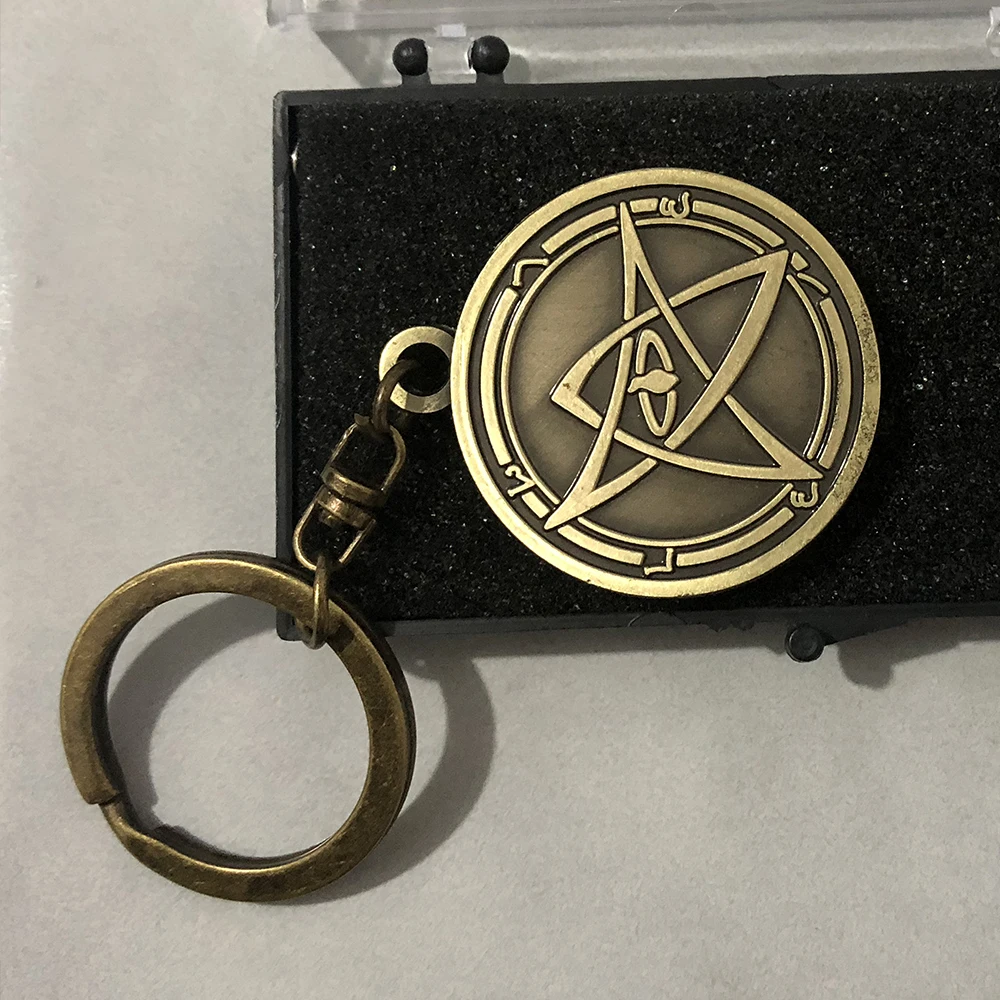 

Cthulhu Mythos Key Chain Cosplay Pendant 5 Pointed Star Symbol Keychain Seal Of God Keyring Septegram Emblem Sigillum Dei Sign