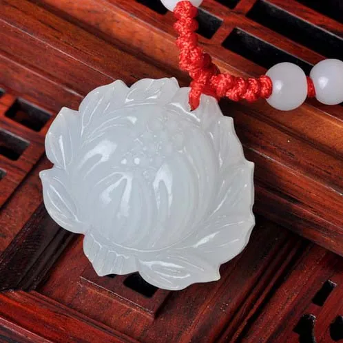 Jade lotus pendant Clearance
