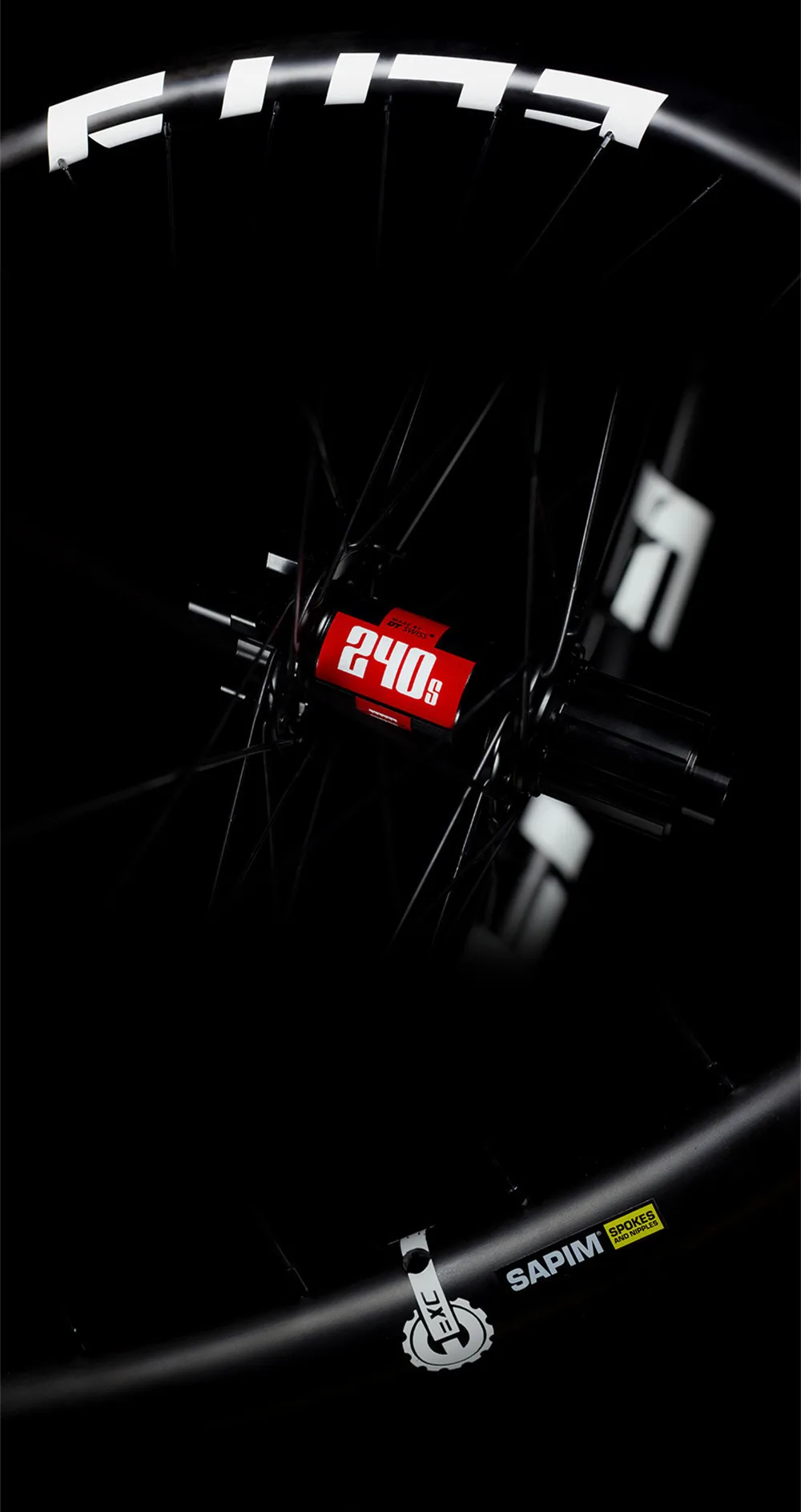 Top ELITE DT Swiss 240 Series 27.5er MTB Wheels 40mm*30mm Downhill DH Enduro Rim Hookless Tubeless JapanToray T700 Carbon Fiber 12