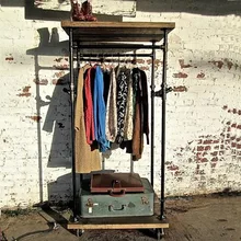 Retro-feito velho europeu moda loja rack de ferro chapéu rack chão moda rack pendurado roupas exibição rack lateral