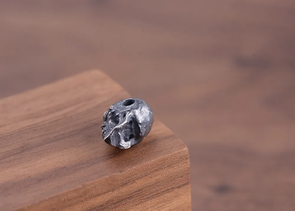 silver-skull-bead001D