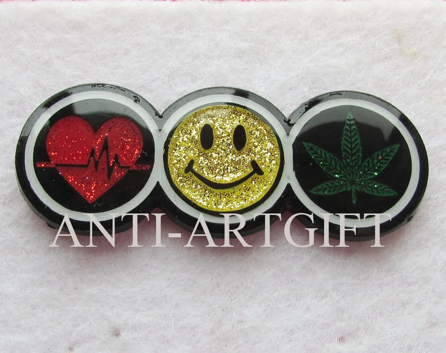 

Custom Smiling Face Pins for clothes Soft Enamel Glow In Dark Black Dye Metal 50.8MM