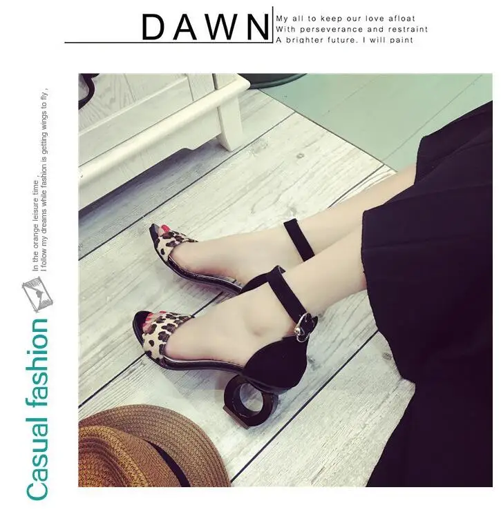 HTB1SugwqASWBuNjSszdq6zeSpXaM