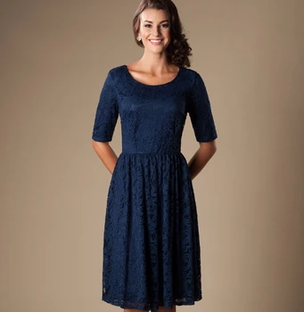 

2019 Navy Blue Lace Short Modest Bridesmaid Dresses With Half Sleeves A-line Knee Length Informal Vintage Wedding Party Gowns
