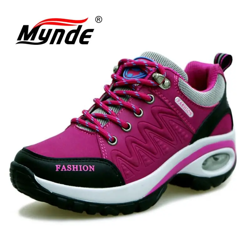 trendy women's athletic shoes