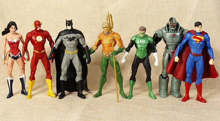  DC Comics Superheroes Toys Superman Batman Wonder Woman The Flash Green Lantern Aquaman Cyborg PVC 