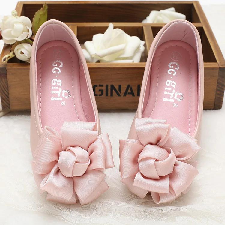 Обувь принцессы для девочек; Брендовая детская обувь; тонкие туфли из искусственной кожи с мягкой подошвой и цветами на плоской подошве для девочек; цвет розовый, бежевый; 3831-004