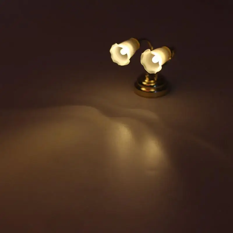 1/12 Puppenhaus Miniatur Doppel köpfige Licht Wandleuchte mit Elektrokabel 
