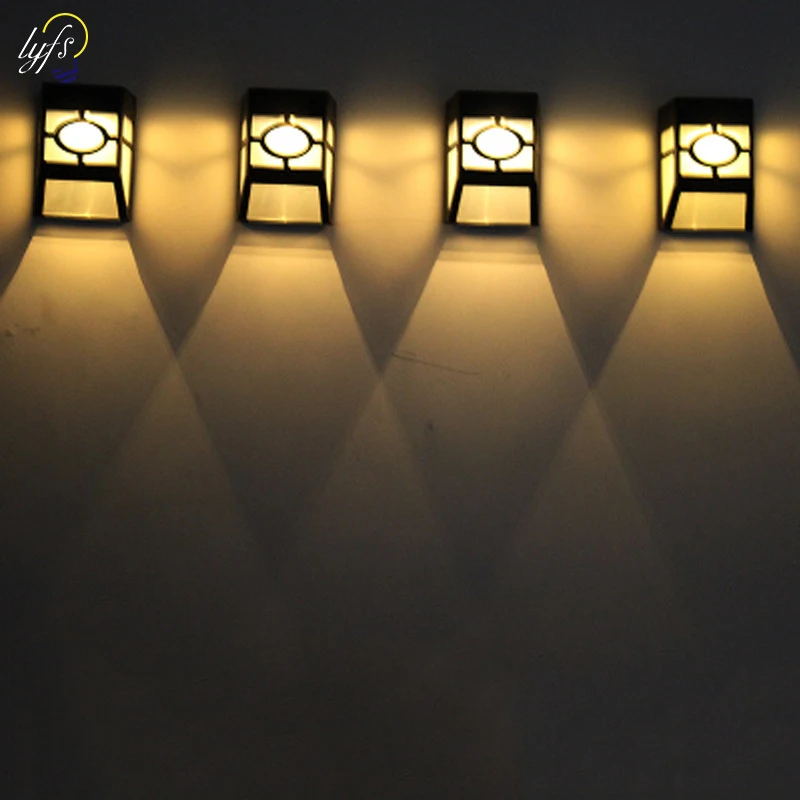 

4Pcs LED Chinese Palace Style Solar LED Wall Lamp Energy Saving Fence Light Garden railing Landscape LED Wall Light