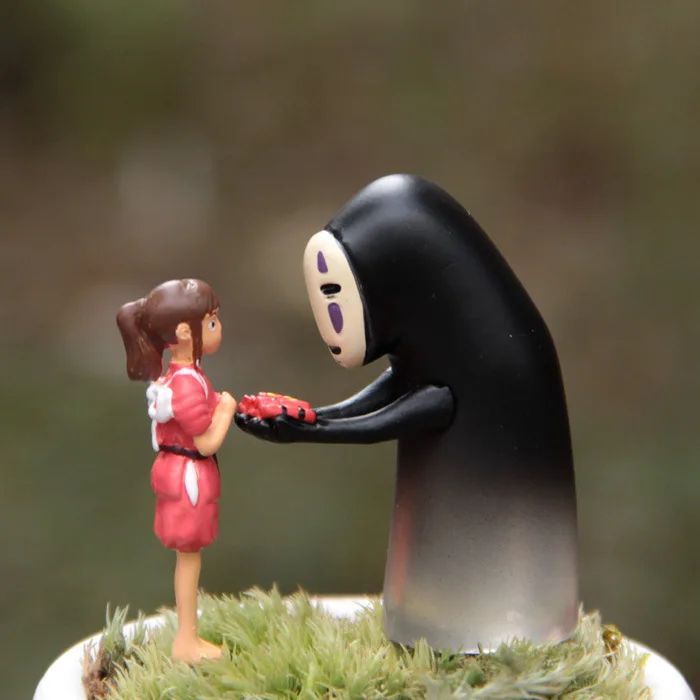 

2pcs/lot Hayao Miyazaki Spirited Away No Face Man Little Girl XiaoMeiMicro Landscape Doll