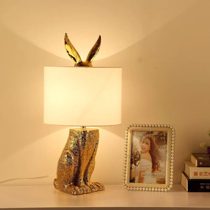 Современная Золотая настольная лампа, дизайнерский светильник, Светильники для гостиной, спальни, прикроватная тумбочка, офисный декор, Домашний Светильник, абажур из ткани