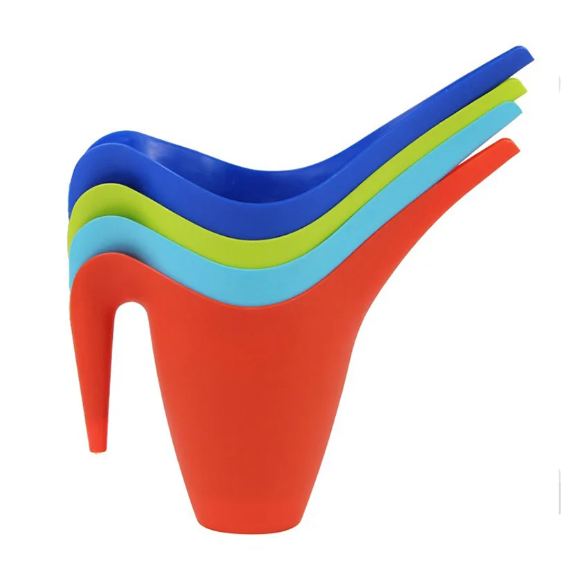 

Optional multi-color watering can gardening tools plastic watering can durable and easy to wear large capacity 1.8L