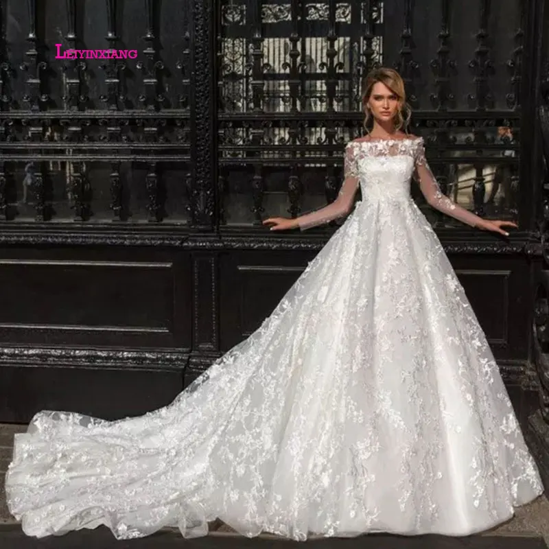 

LEIYINXIANG Luxury 2019Appliques Lace Wedding Dress Deep Court Train Boat Neck Vestido De Novia Plus Size Bride White Gown Dress