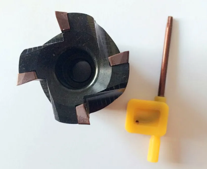

BAP400R-40-22-4T right angle shoulder face mill cutter, 4pcs inserts are fitted on the cutter, best quality in China