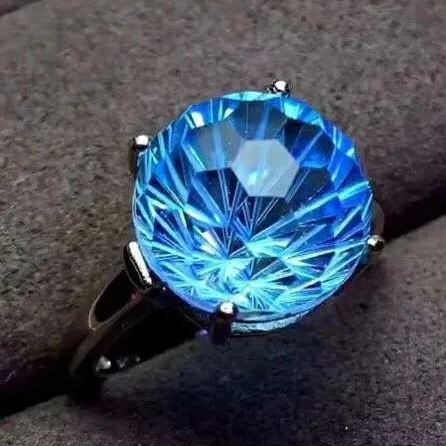 Красивый натуральный фейерверк с Швейцарский Голубой Топаз кольцо! Изысканный топаз, чистые текстуры, красивый Швейцарский синий. 925 Серебряный