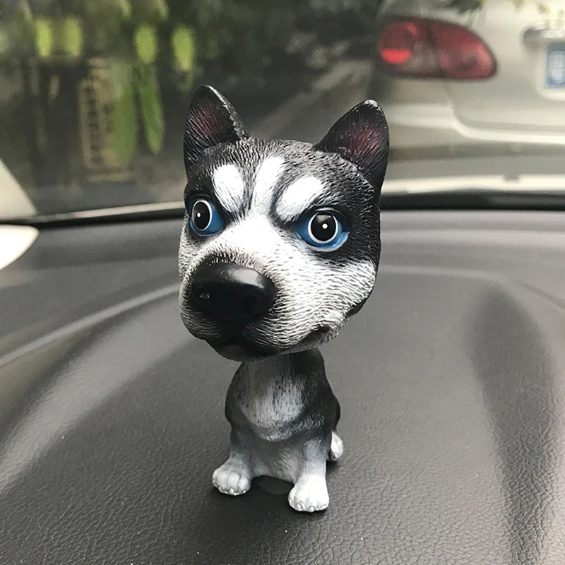 игрушка на торпеду автомобиля. собака в машине игрушка. игрушки в машину на панель. кукла на торпеду автомобиля. игрушки для машины в салон.