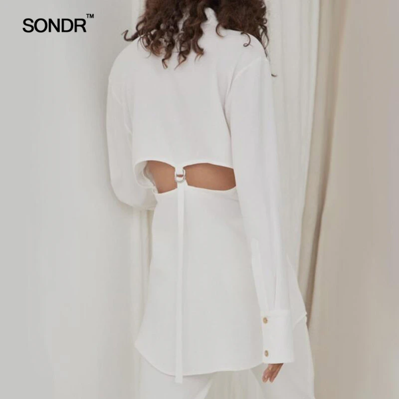 

SONDR 2019 spring, summer and autumn new women's rice white long-sleeved back hollow D button in a long shirt blouse