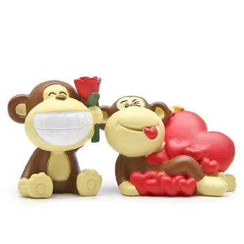

2pcs/lot Zakka Bio Kawaii Le Giggle Monkey Holding Heart Rose Lovers PVC Figures Toys DIY Micro Garden Landscape Decor Kid Gifts