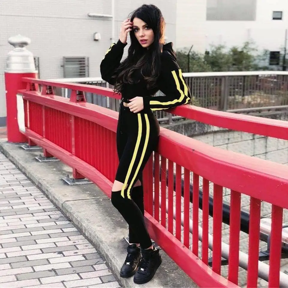 2018-Autumn-Winter-Fashion-Women-Sexy-Sweatshirts-Set-Crop-Hooded-Sweatshirt-Long-Sleeve-Crop-Top-And (2)