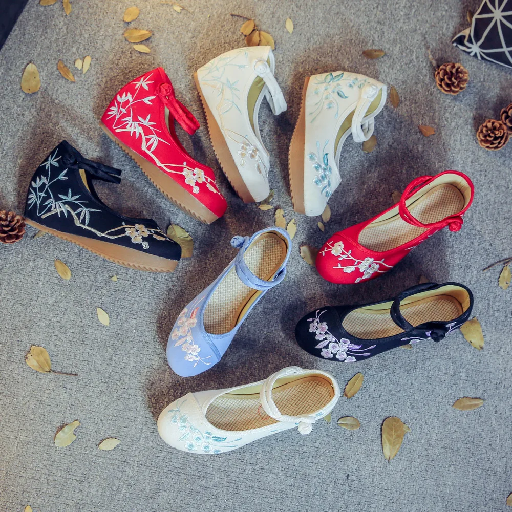 Veowalk زهرة البرقوق المطرزة المرأة قماش شقة منصات الصينية نمط الكاحل حزام السيدات عارضة قماش دينيم من القطن الأحذية Veowalk زهرة البرقوق المطرزة المرأة قماش شقة منصات الصينية نمط الكاحل حزام السيدات عارضة قماش دينيم من القطن الأحذية