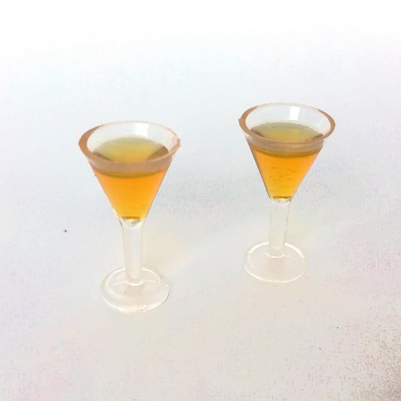

iland Dollhouse Miniatures Tableware Drinks A Pair of Cocktail Cups Plastic H:1.9CM NEW #FE009*2